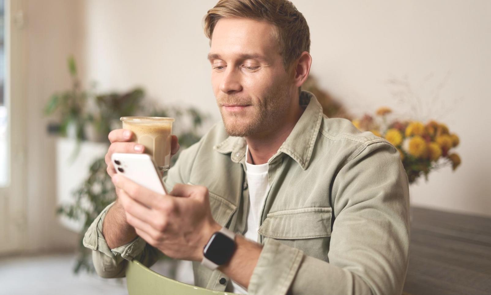 Teilnehmer beim gemeinsamen Lernen von Investitionsstrategien